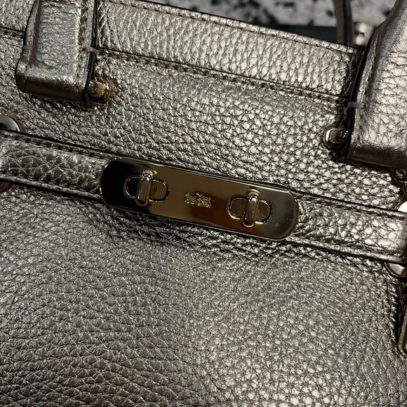 Authentic Gold Metallic Coach Swagger - Picture 3 of 12